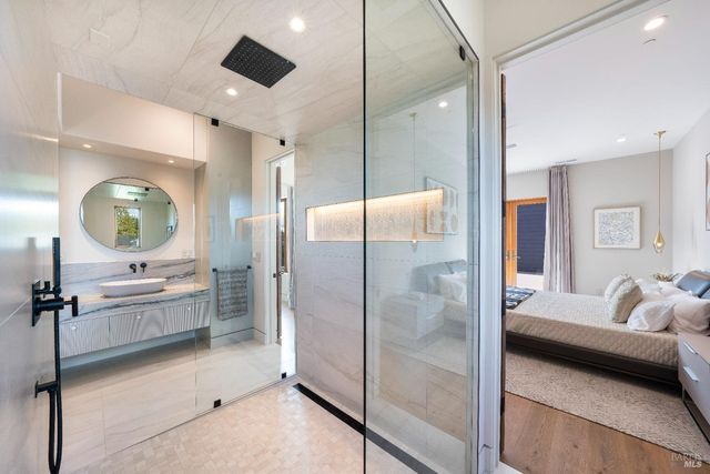 991 Grove St, Healdsburg, CA 95448