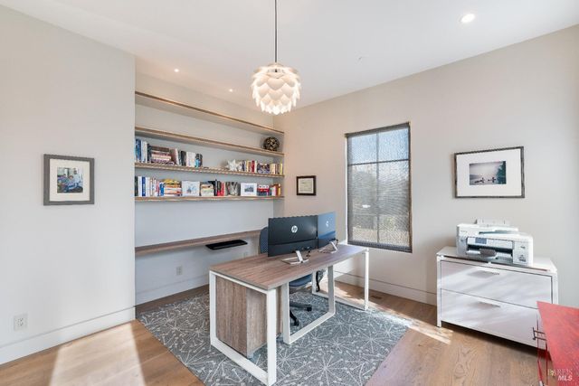 991 Grove St, Healdsburg, CA 95448