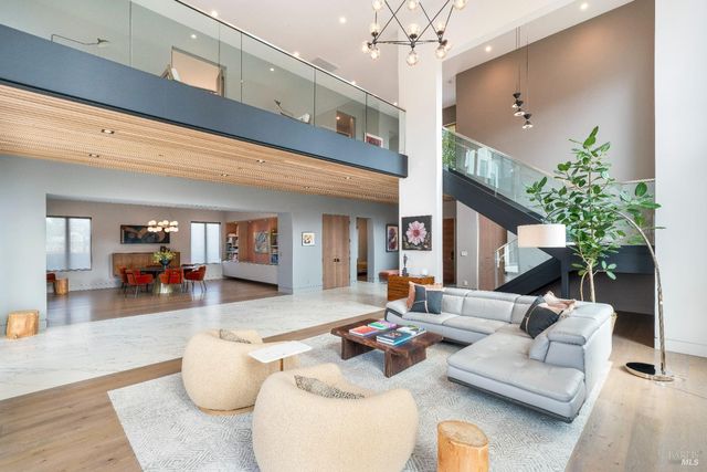 991 Grove St, Healdsburg, CA 95448