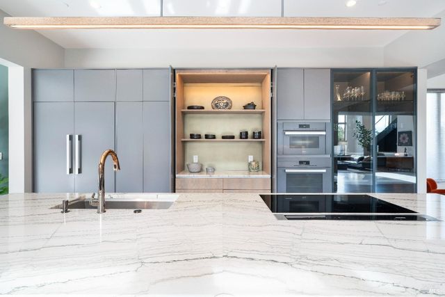 991 Grove St, Healdsburg, CA 95448