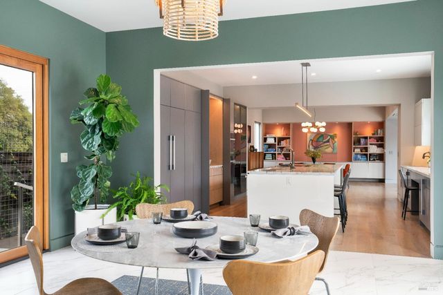 991 Grove St, Healdsburg, CA 95448