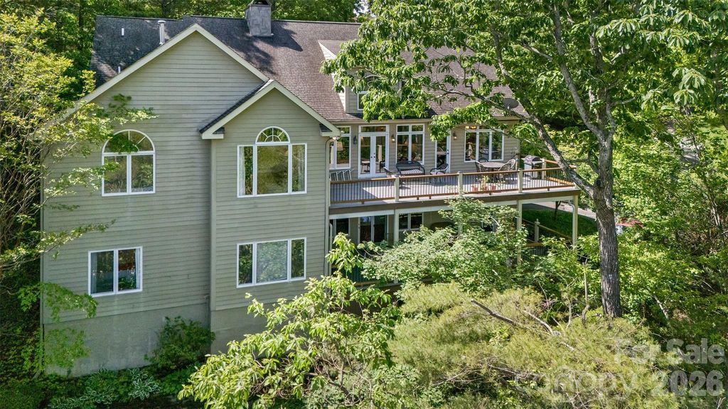 25 Windsong Drive, Fairview, NC 28730