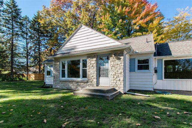 5715 Kalamazoo Avenue, Grand Rapids, MI 49508