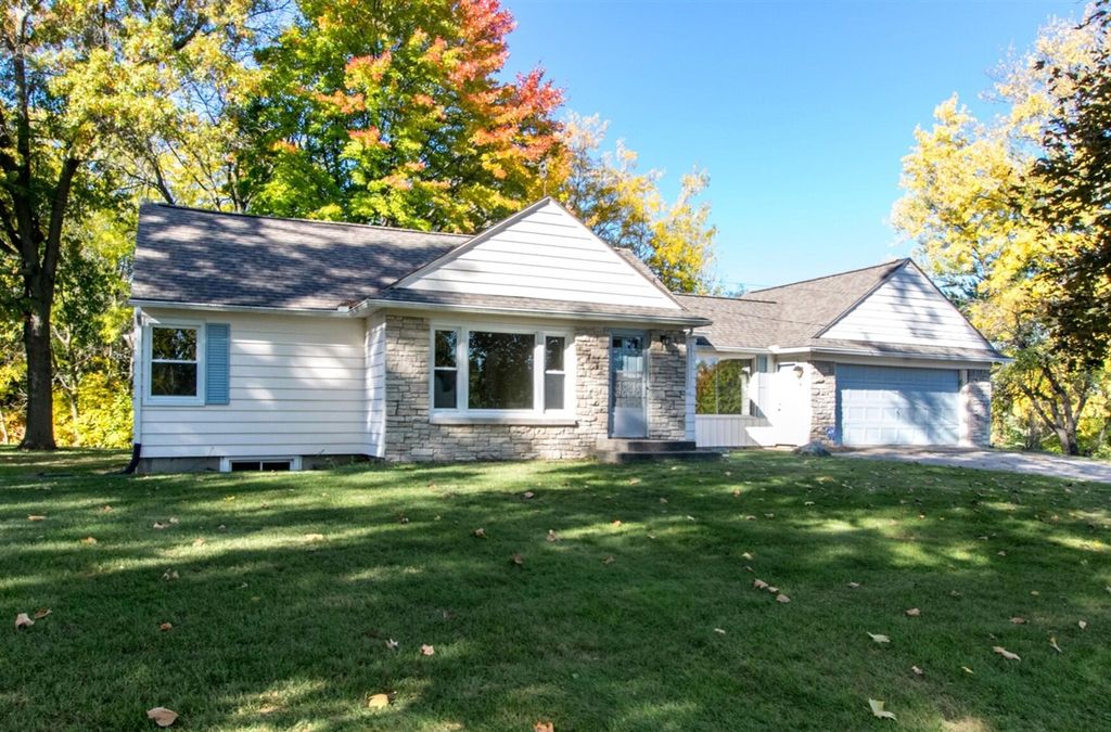 5715 Kalamazoo Avenue, Grand Rapids, MI 49508