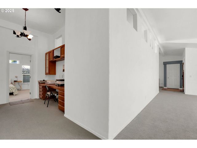 5365 COBBLESTONE Ln, Eugene, OR 97402