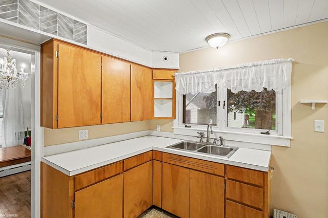 2297 Covert Road, Burton, MI 48509