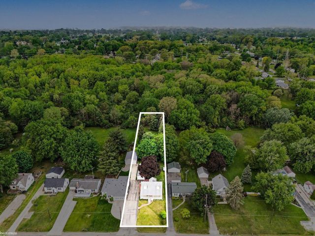 2297 Covert Road, Burton, MI 48509