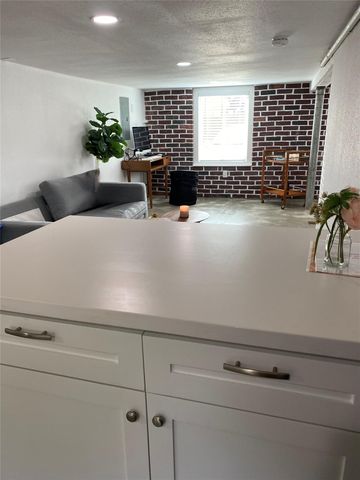 2204 Terry Street, Houston, TX 77009