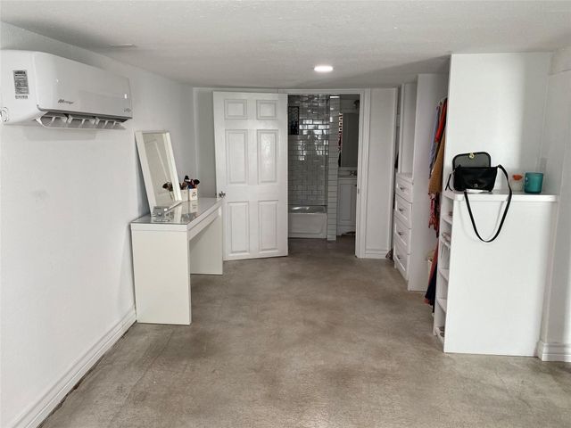 2204 Terry Street, Houston, TX 77009