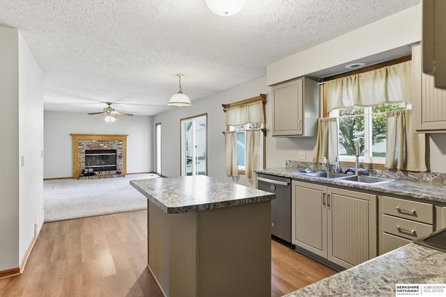 1104 Thurston Avenue, Bellevue, NE 68123