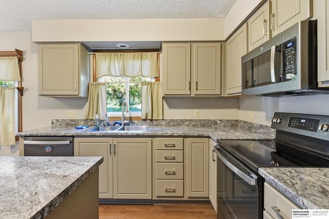 1104 Thurston Avenue, Bellevue, NE 68123