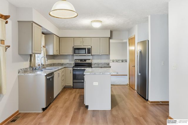 1104 Thurston Avenue, Bellevue, NE 68123