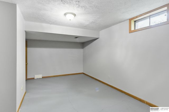 1104 Thurston Avenue, Bellevue, NE 68123