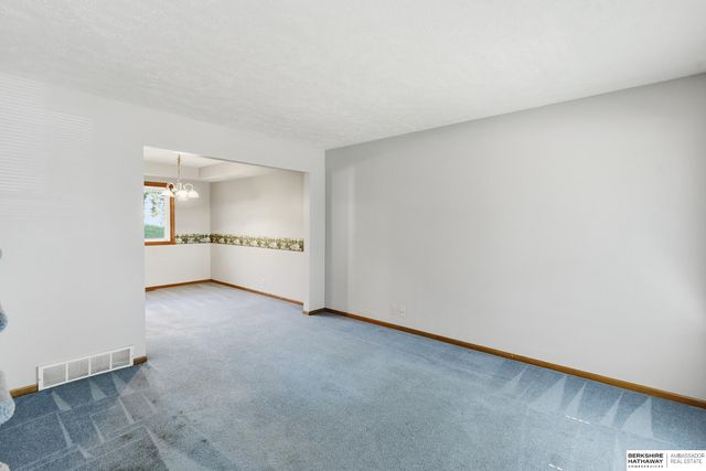 1104 Thurston Avenue, Bellevue, NE 68123