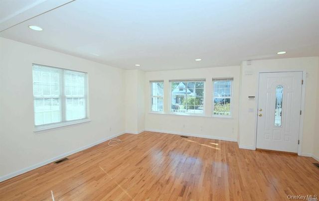 74 Firwood Road A, Port Washington, NY 11050