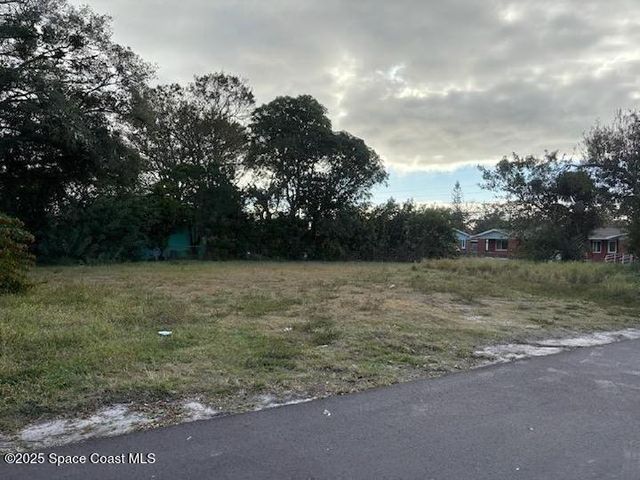 300 N Varr Avenue, Cocoa, FL 32922