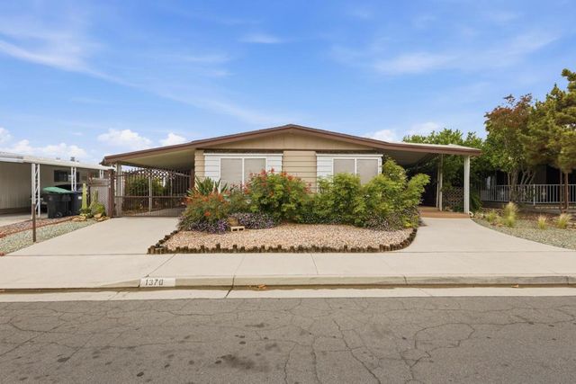 1370 Cabrillo Drive, Hemet, CA 92543