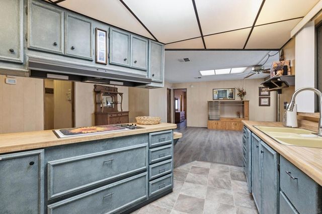 1370 Cabrillo Drive, Hemet, CA 92543