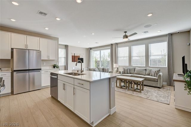 10029 Luna River Avenue, Las Vegas, NV 89148