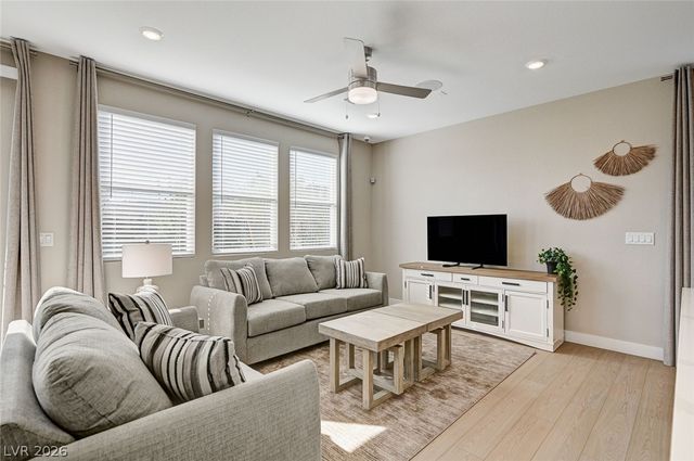 10029 Luna River Avenue, Las Vegas, NV 89148