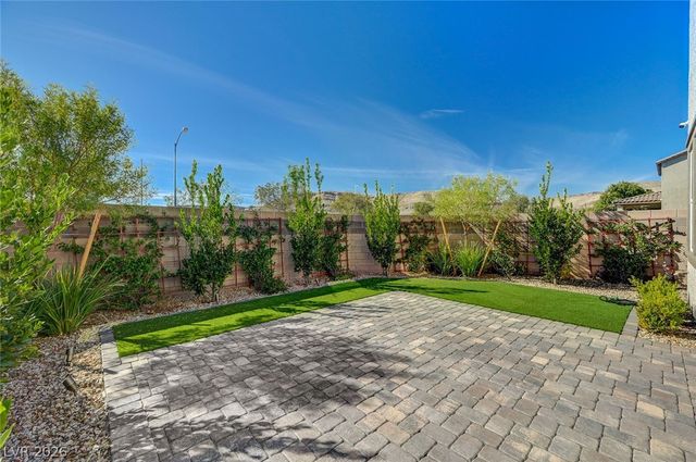 10029 Luna River Avenue, Las Vegas, NV 89148