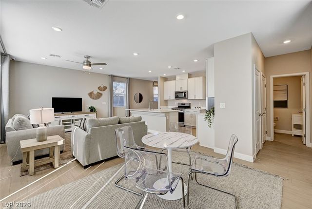 10029 Luna River Avenue, Las Vegas, NV 89148