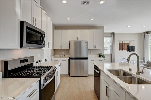 10029 Luna River Avenue, Las Vegas, NV 89148