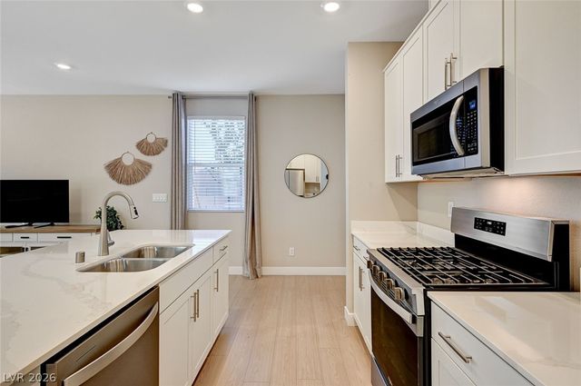 10029 Luna River Avenue, Las Vegas, NV 89148