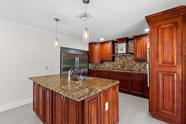 4610 Pinetree Drive, Delray Beach, FL 33445