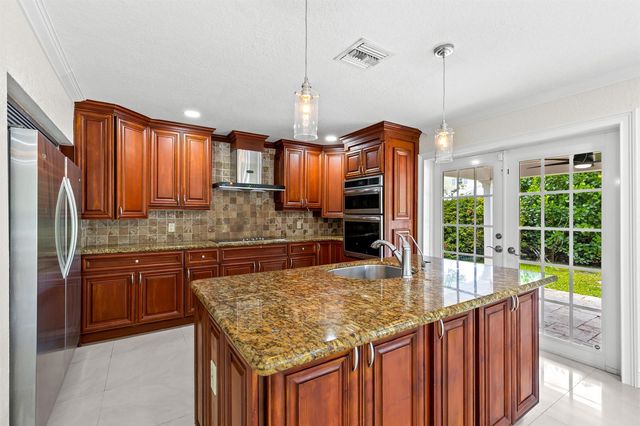 4610 Pinetree Drive, Delray Beach, FL 33445