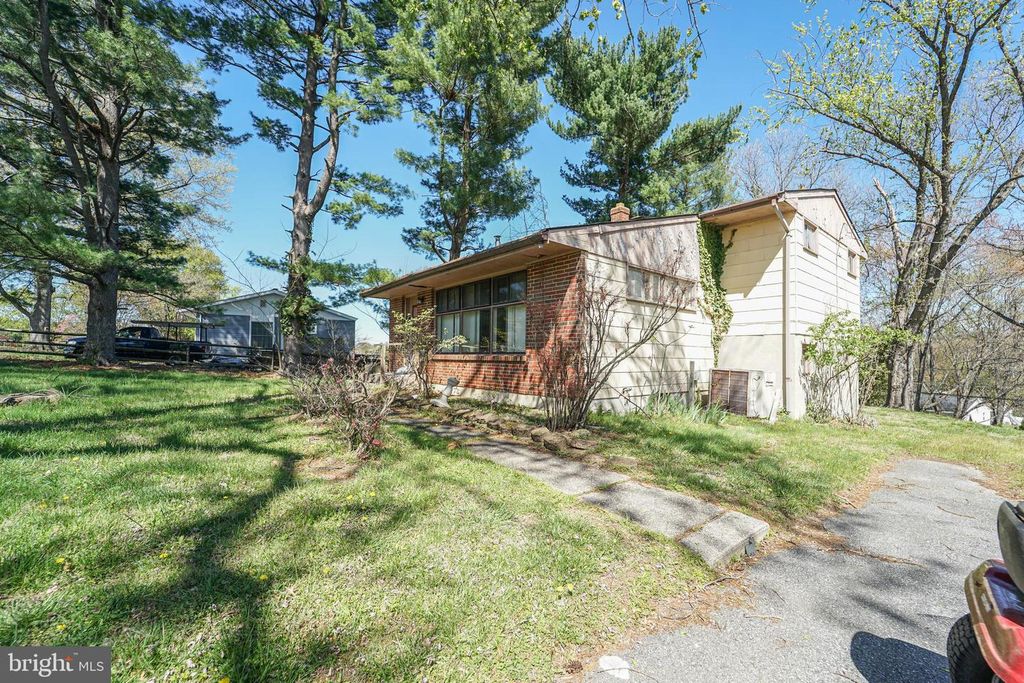 Image 1 of property listing at 3433 ROLLINGVIEW CT, Ellicott City, MD 21042