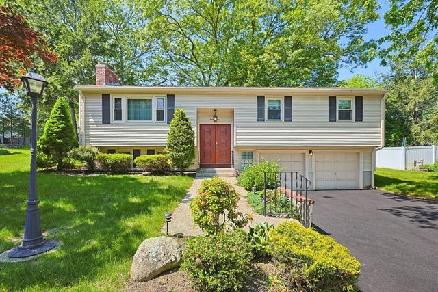 34 Muriel Ln, Milford, MA 01757