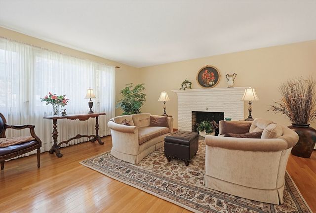 34 Muriel Ln, Milford, MA 01757