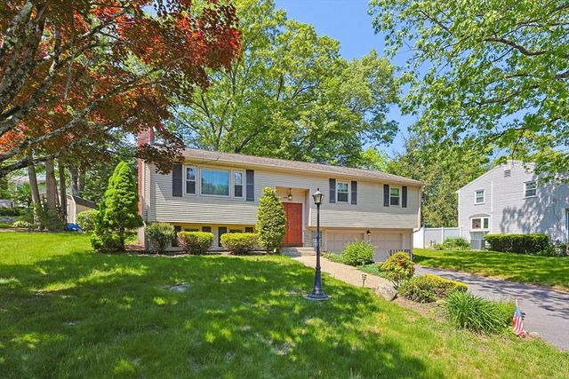 34 Muriel Ln, Milford, MA 01757