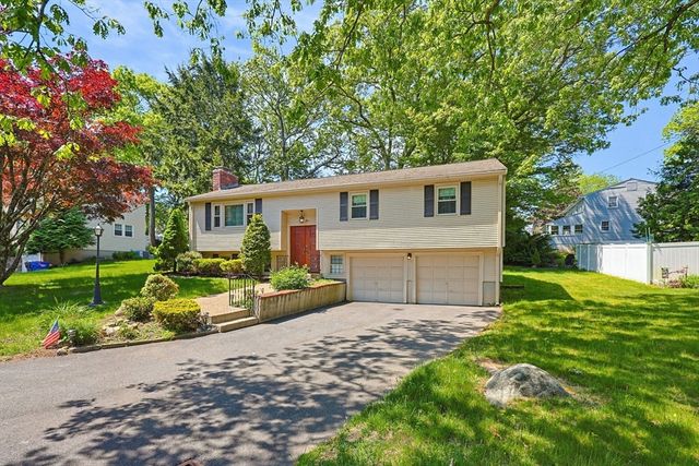 34 Muriel Ln, Milford, MA 01757