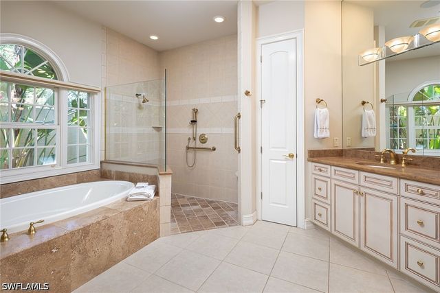 12255 Colliers Reserve DR, Naples, FL 34110