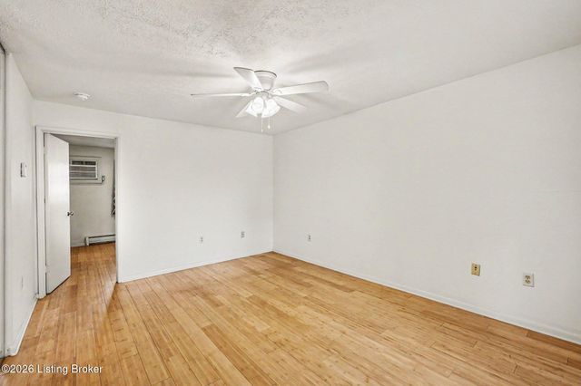 4501 S 6th St APT 76, Louisville, KY 40214