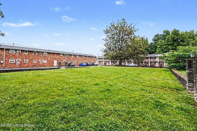 4501 S 6th St APT 76, Louisville, KY 40214