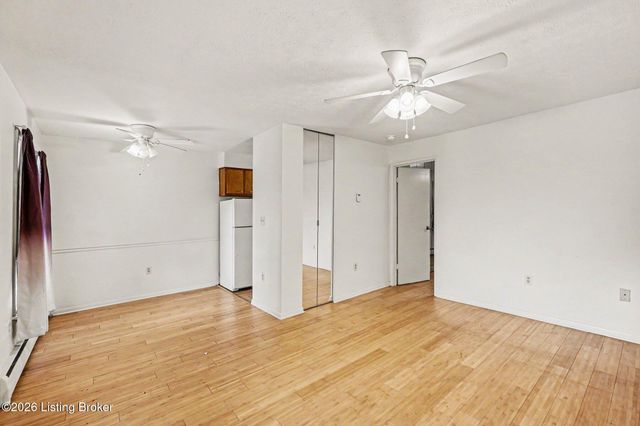 4501 S 6th St APT 76, Louisville, KY 40214