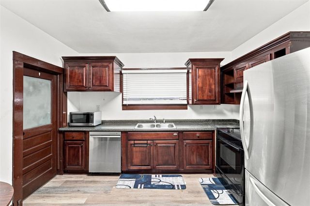 316 S AMELIA AVENUE, Deland, FL 32724