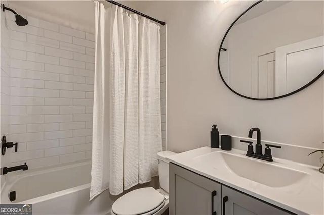 180 Chestnut Circle, Atlanta, GA 30342