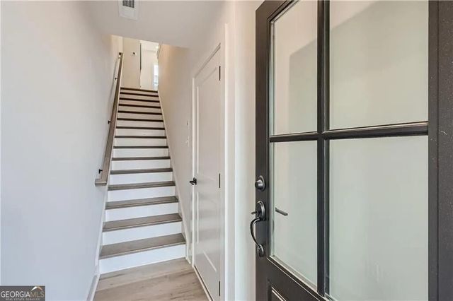 180 Chestnut Circle, Atlanta, GA 30342