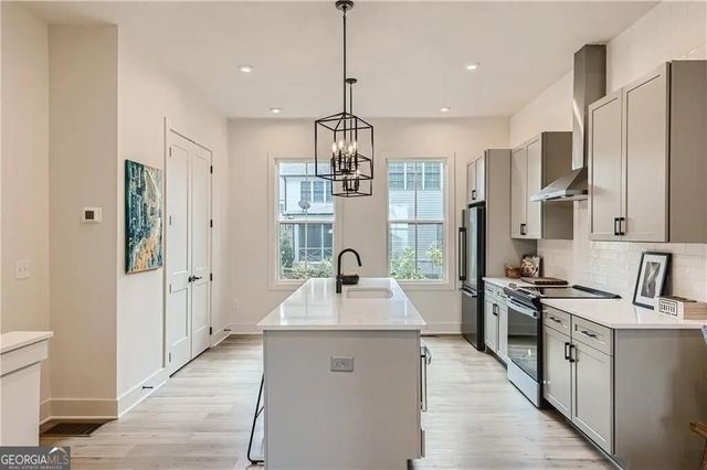 180 Chestnut Circle, Atlanta, GA 30342