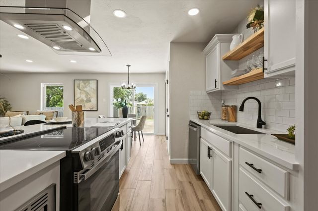 7160 Winterberry Drive, Dallas, TX 75249
