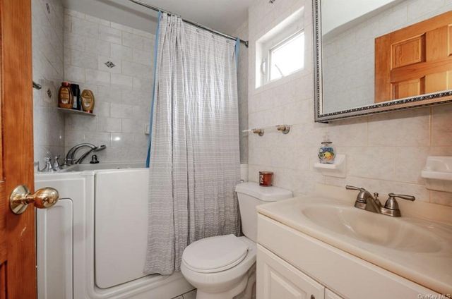 33 Alden Park 33, Bronx, NY 10465