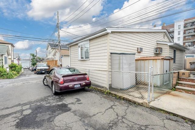 33 Alden Park 33, Bronx, NY 10465