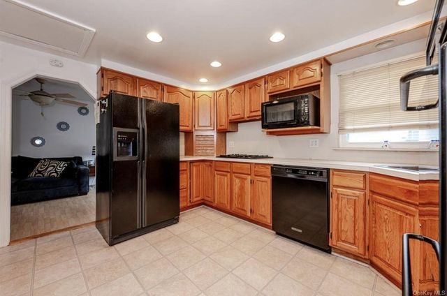 33 Alden Park 33, Bronx, NY 10465
