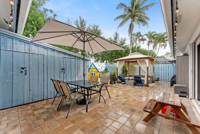 203 Timberlane Circle, Greenacres, FL 33463