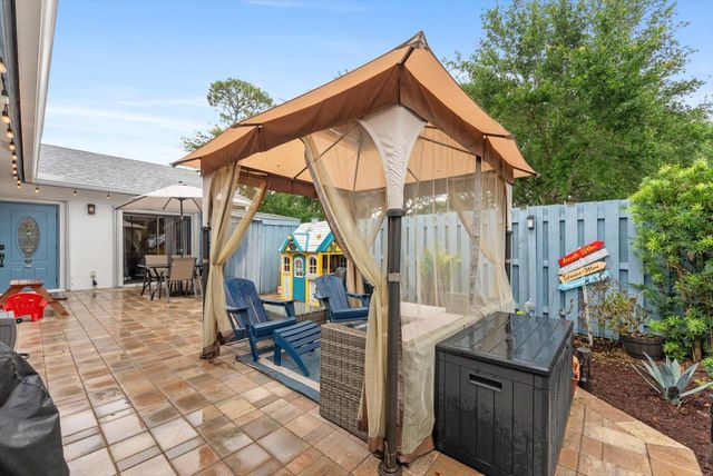 203 Timberlane Circle, Greenacres, FL 33463