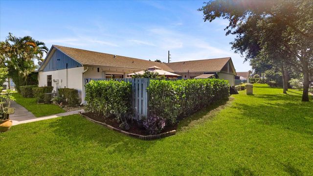 203 Timberlane Circle, Greenacres, FL 33463